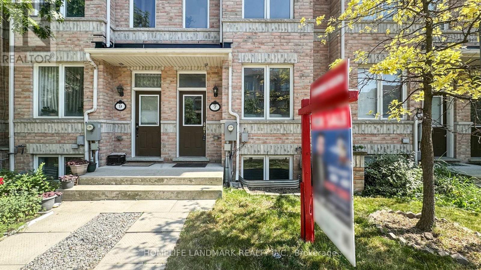 Property at 7 KAWNEER TERRACE image 2