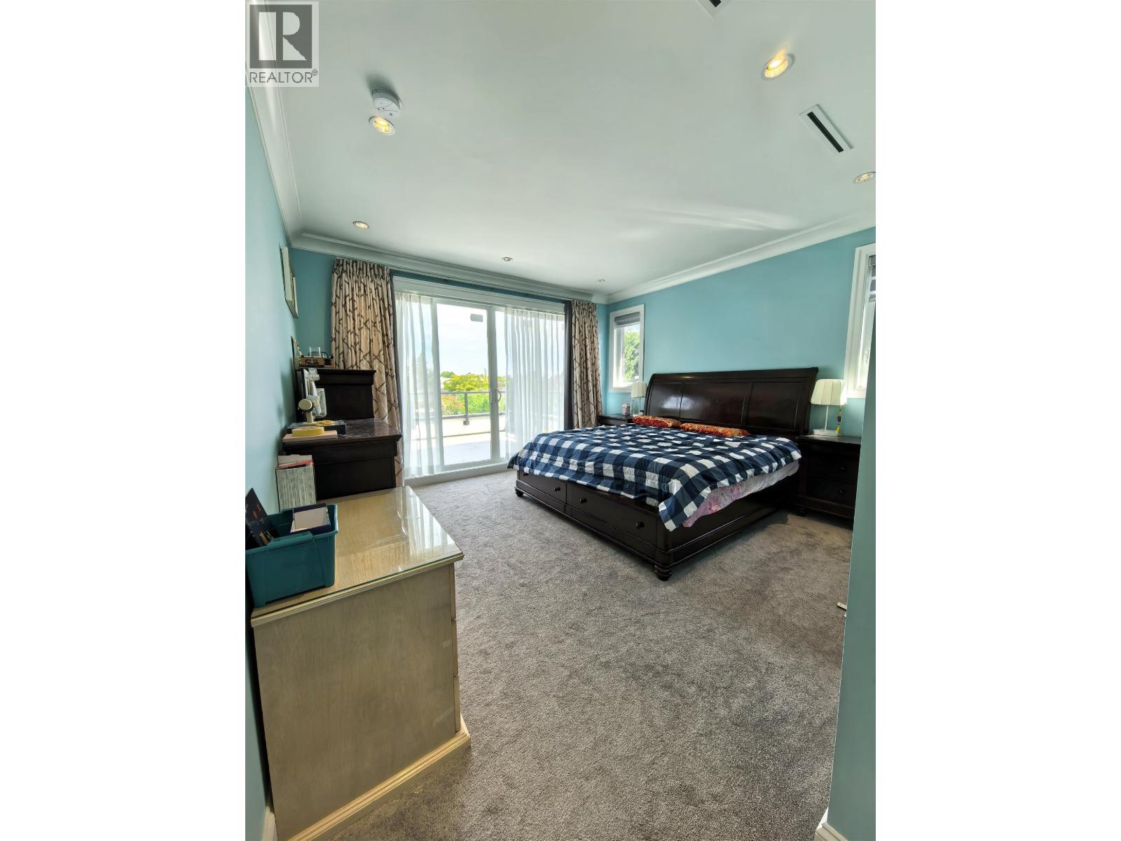 Property at 4646 48B STREET image 3