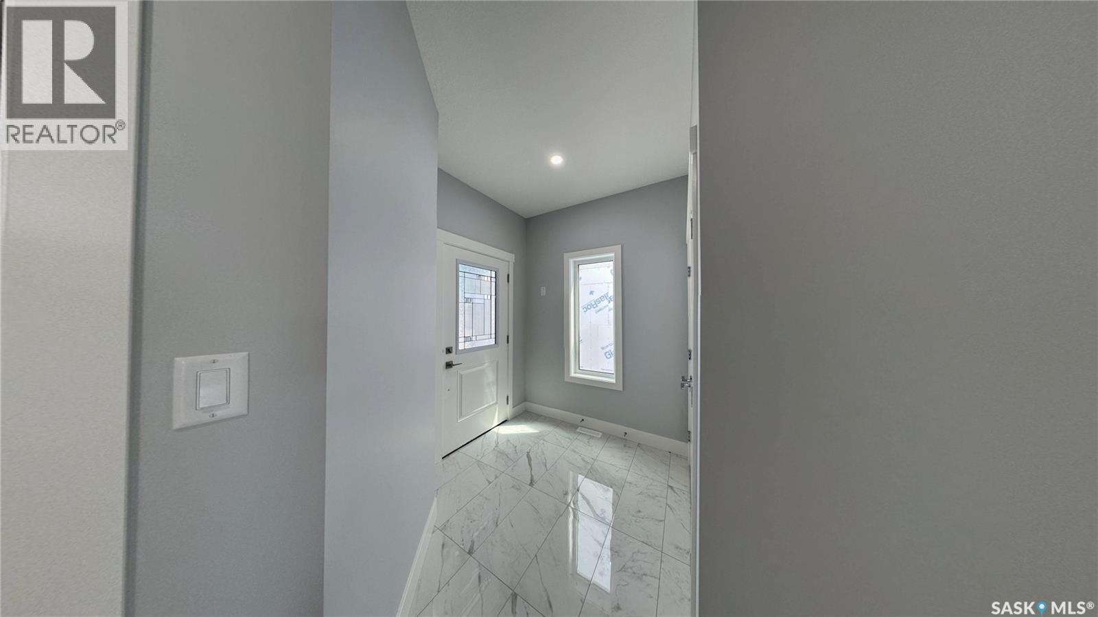 513 Sharma Crescent, Saskatoon, Saskatchewan  S7W 0Y1 - Photo 2 - SK011385