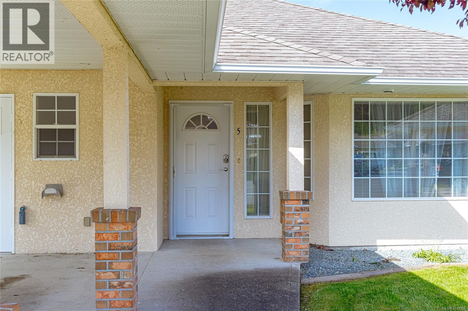 Property at 5 1015 Trunk Rd image 3