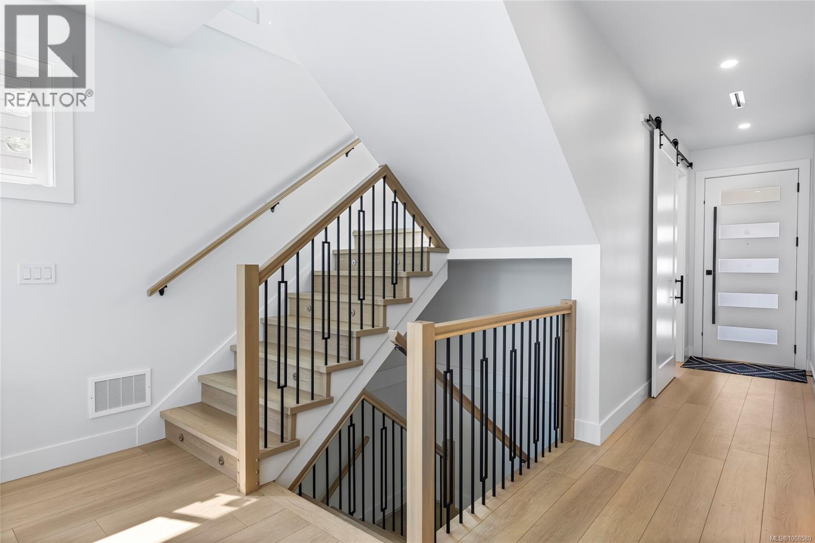 Property at 2339 Swallow Pl image 3