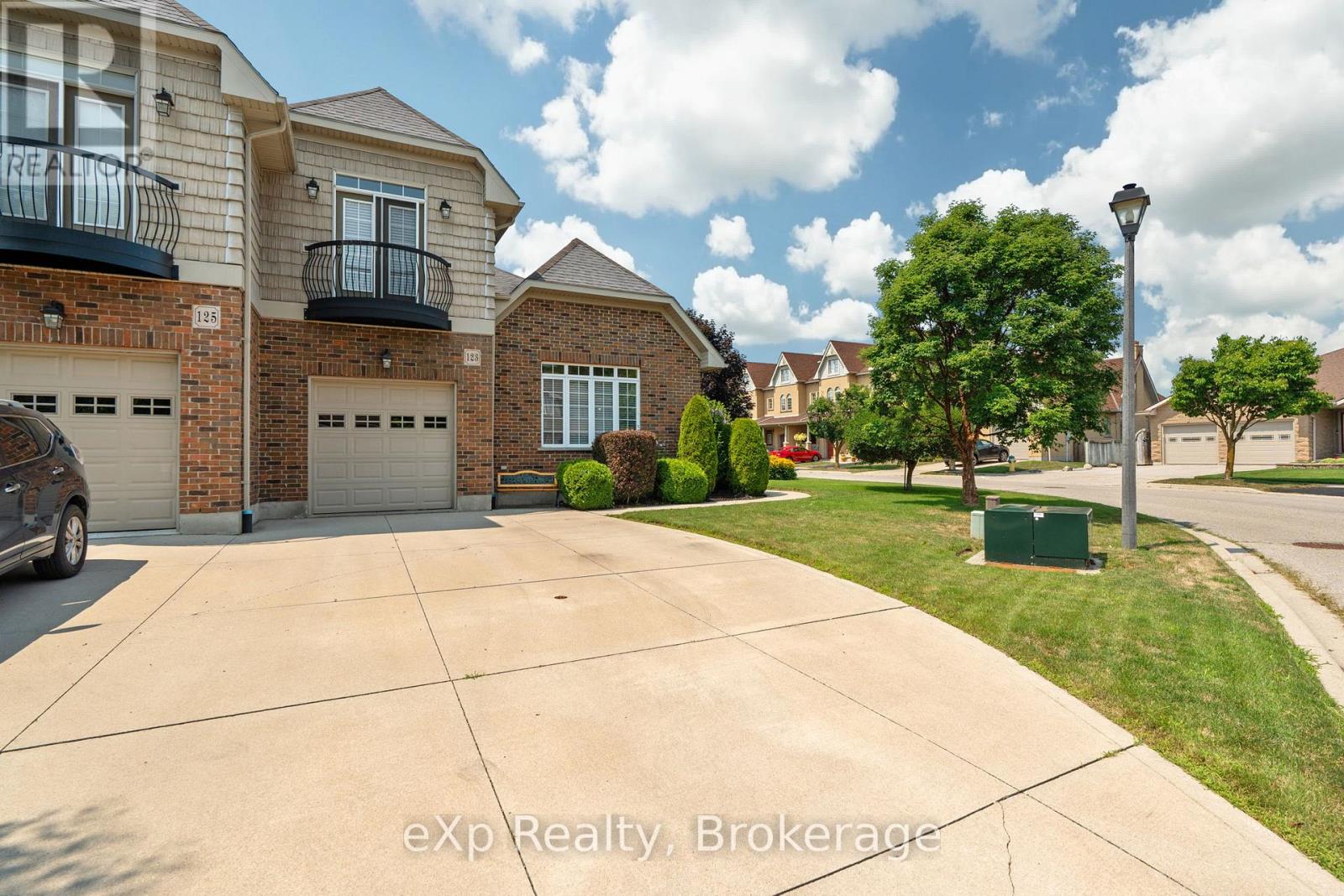 123 Long Drive, Stratford, Ontario  N5A 7Y9 - Photo 3 - X12329259