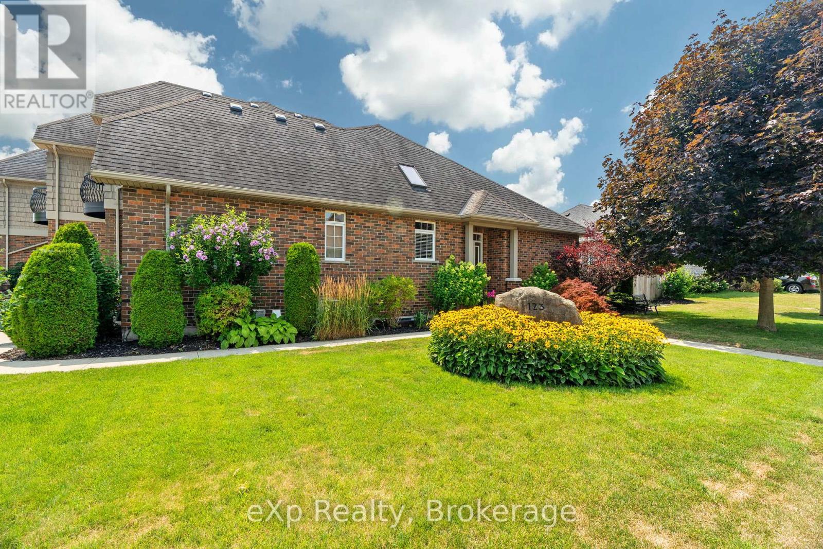 123 Long Drive, Stratford, Ontario  N5A 7Y9 - Photo 4 - X12329259