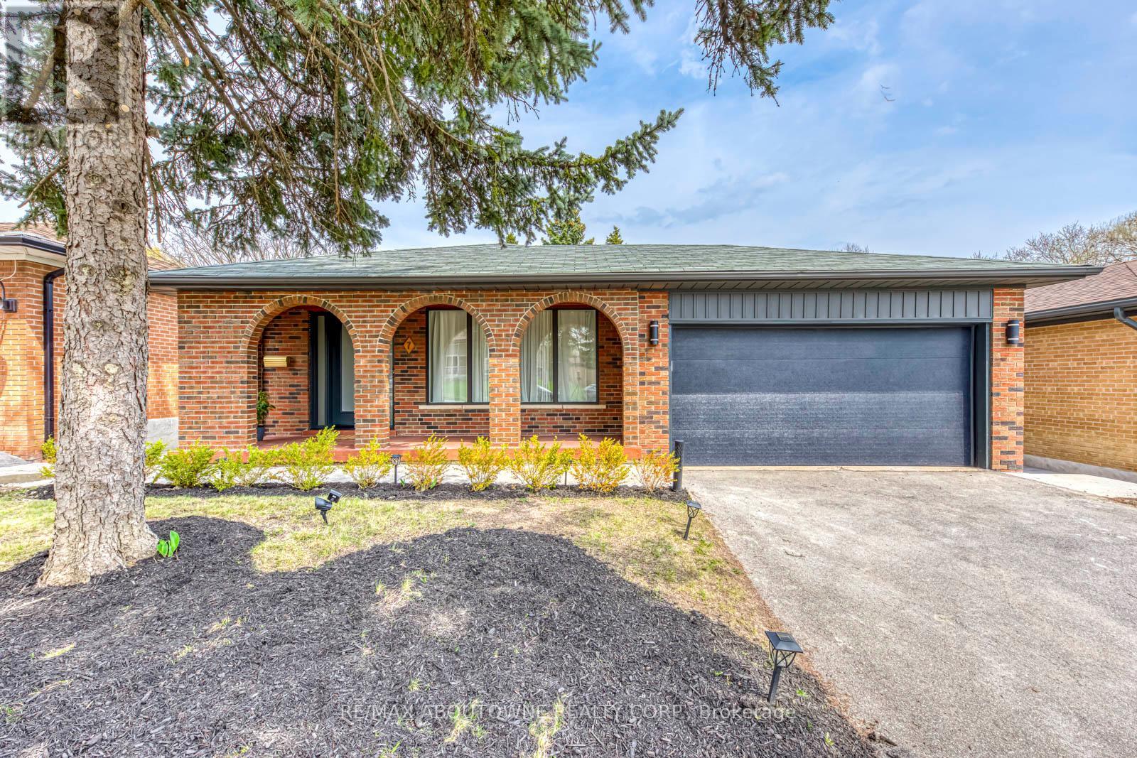 Property at 7 IVYBRIDGE DRIVE image 2