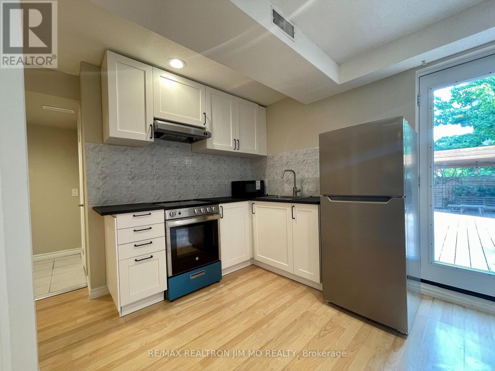 Lower - 5555 Lockengate Court, Mississauga, Ontario  L5R 3M8 - Photo 7 - W12329201