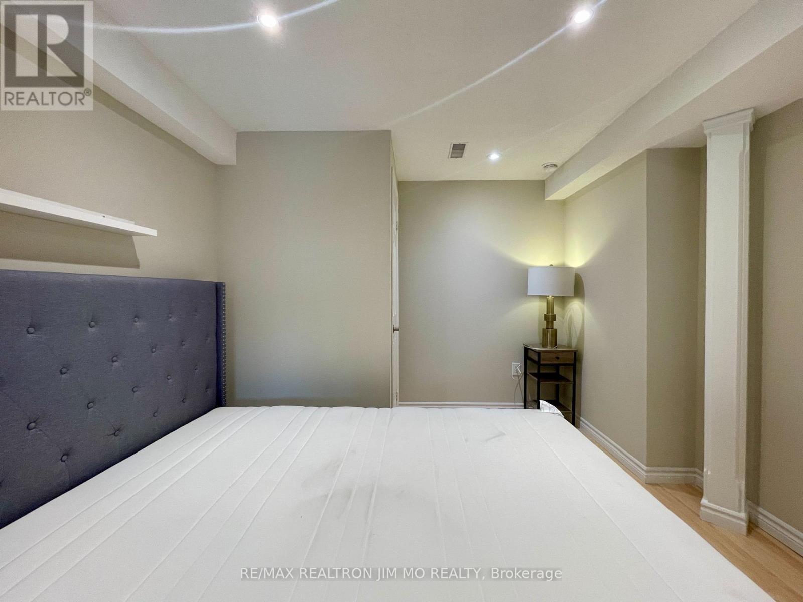 Lower - 5555 Lockengate Court, Mississauga, Ontario  L5R 3M8 - Photo 13 - W12329201