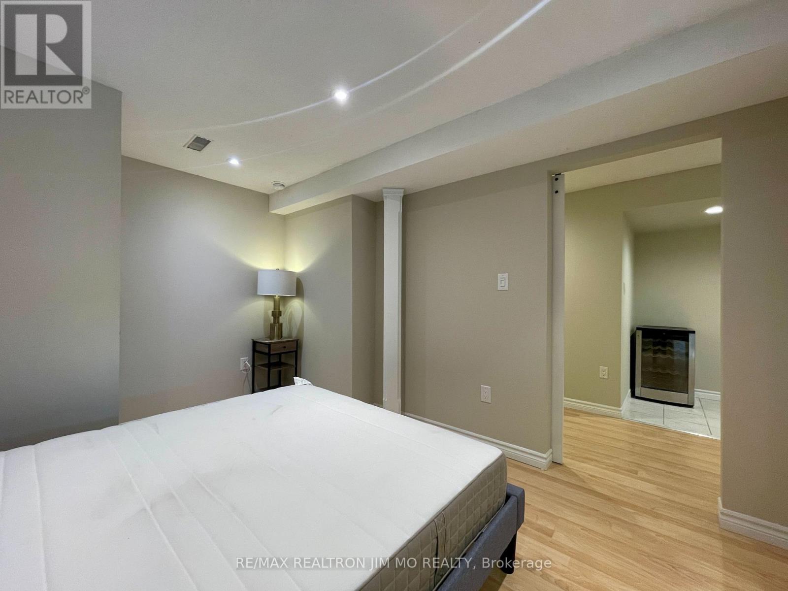 Lower - 5555 Lockengate Court, Mississauga, Ontario  L5R 3M8 - Photo 14 - W12329201