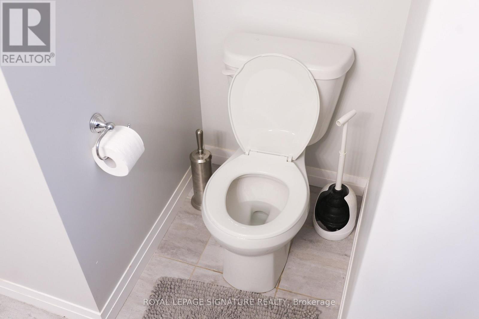 4885 Pettit Avenue, Niagara Falls, Ontario  L2E 0B7 - Photo 9 - X12326197