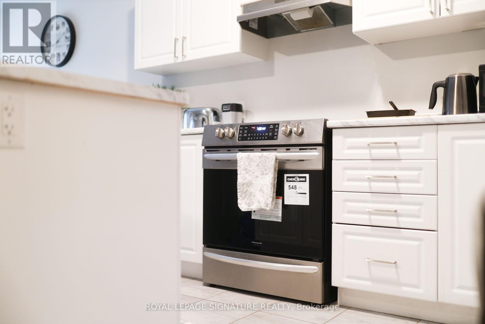 4885 Pettit Avenue, Niagara Falls, Ontario  L2E 0B7 - Photo 6 - X12326197