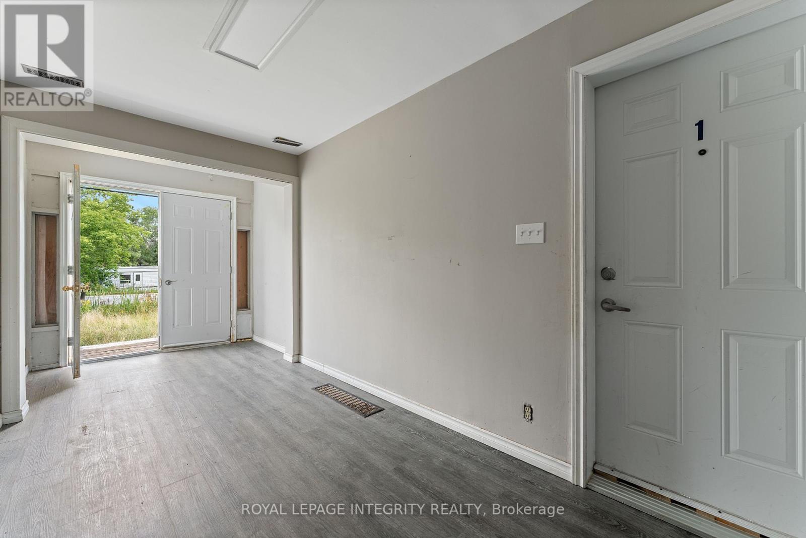 3823 Drouin Road, Clarence-Rockland, Ontario  K0A 2A0 - Photo 5 - X12329263