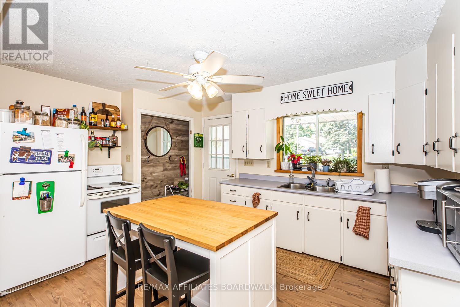 303-307 Donald B Munro Drive, Ottawa, Ontario  K0A 1L0 - Photo 7 - X12329276