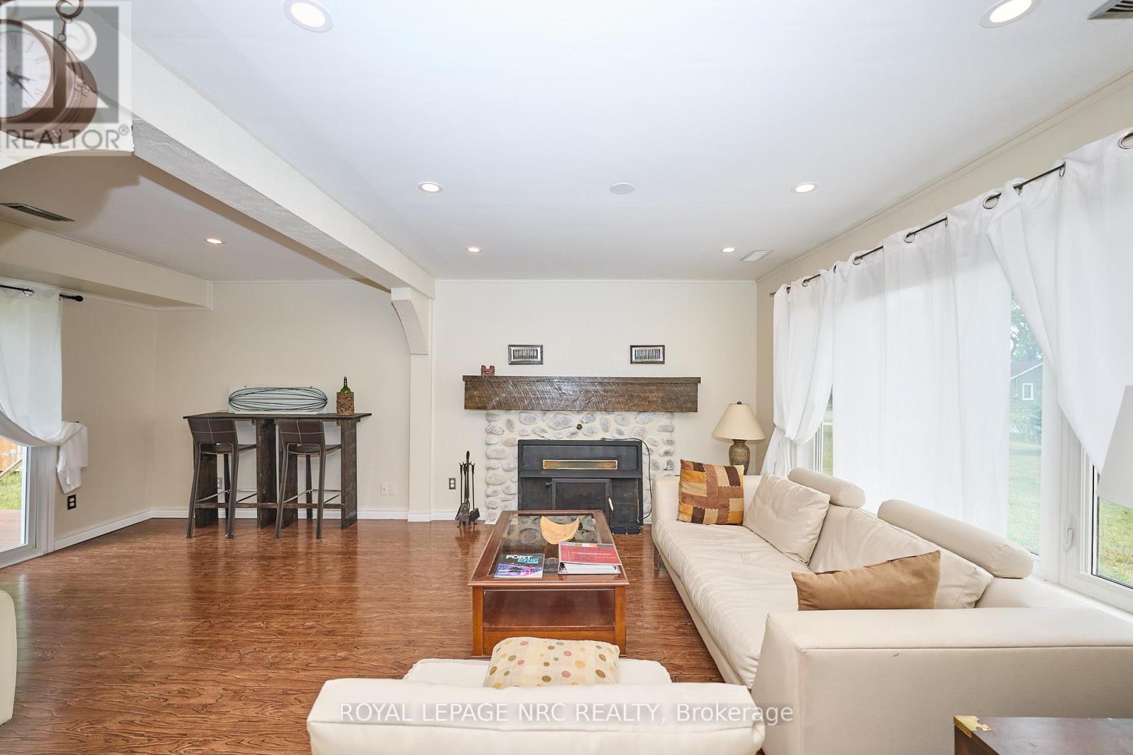 3252 Young Avenue, Fort Erie, Ontario  L0S 1N0 - Photo 4 - X12329282