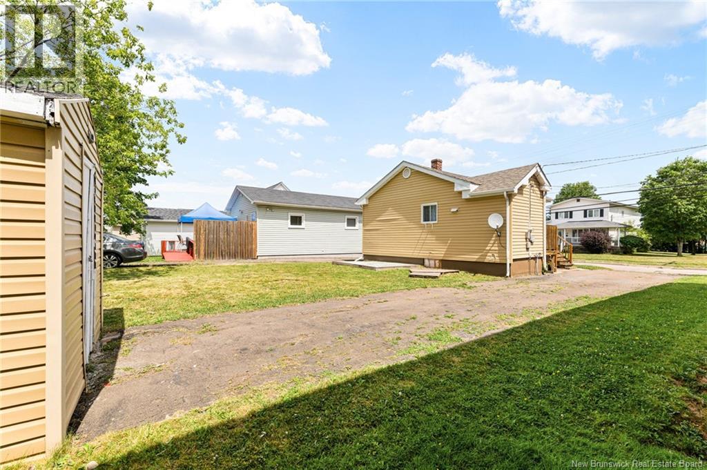 98 Mcsweeney Avenue, Moncton, New Brunswick  E1C 7C8 - Photo 3 - NB124230