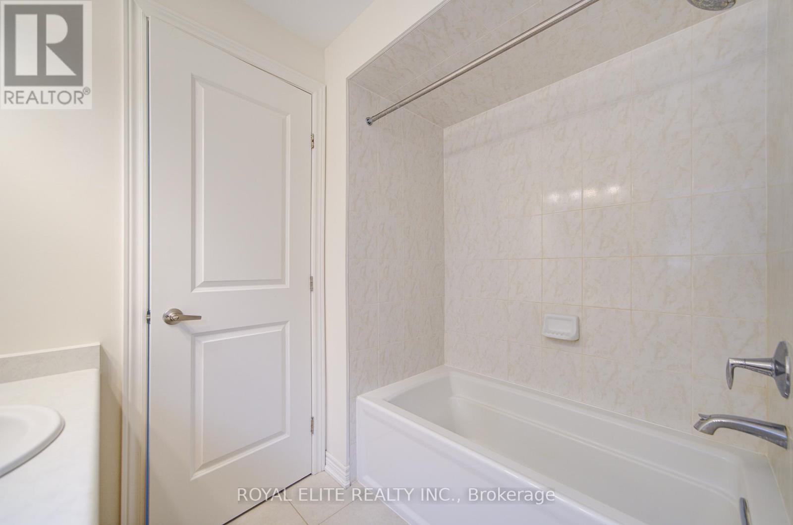 7 Goldeneye Drive, East Gwillimbury, Ontario  L9N 0S6 - Photo 34 - N12329251