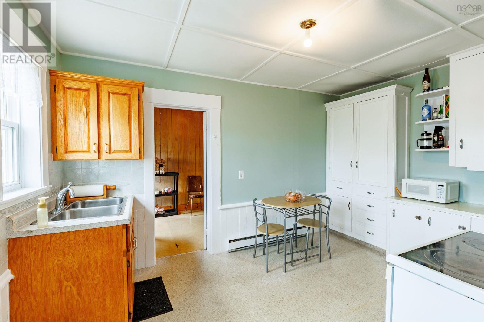 684 Highway 335 Highway, West Pubnico, Nova Scotia  B0W 3S0 - Photo 2 - 202519679