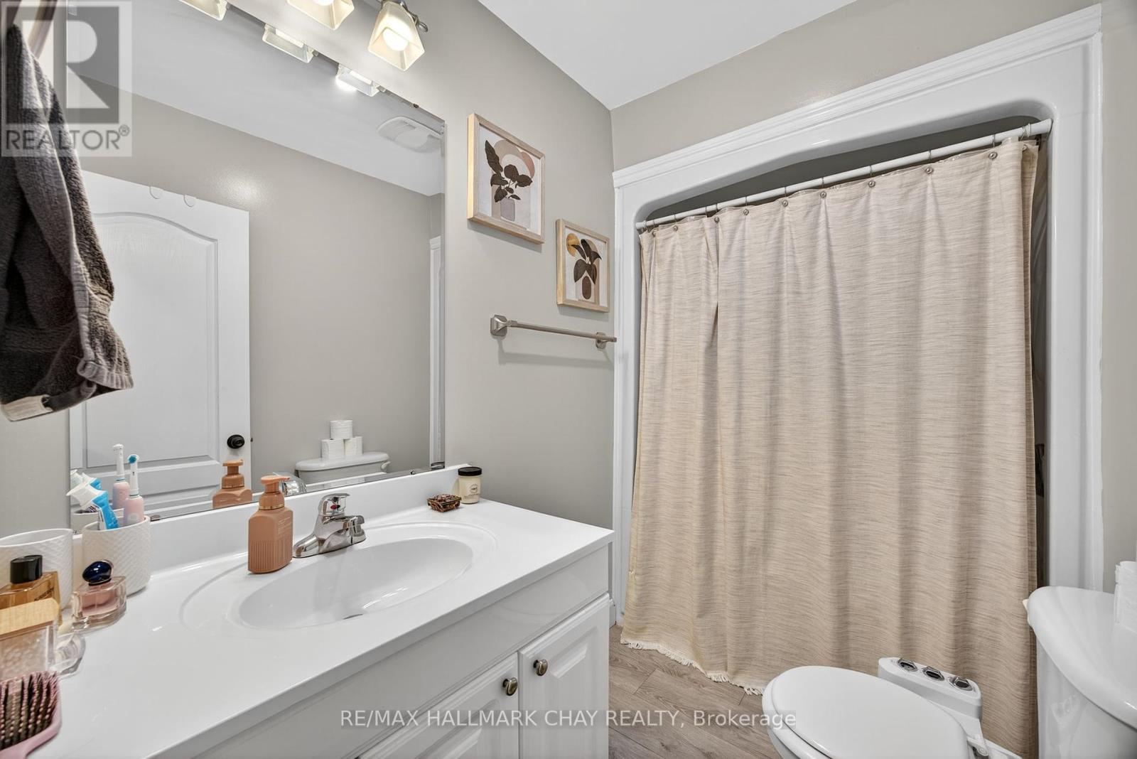 195 Louisa Street, Clearview, Ontario  L0M 1S0 - Photo 17 - S12329257