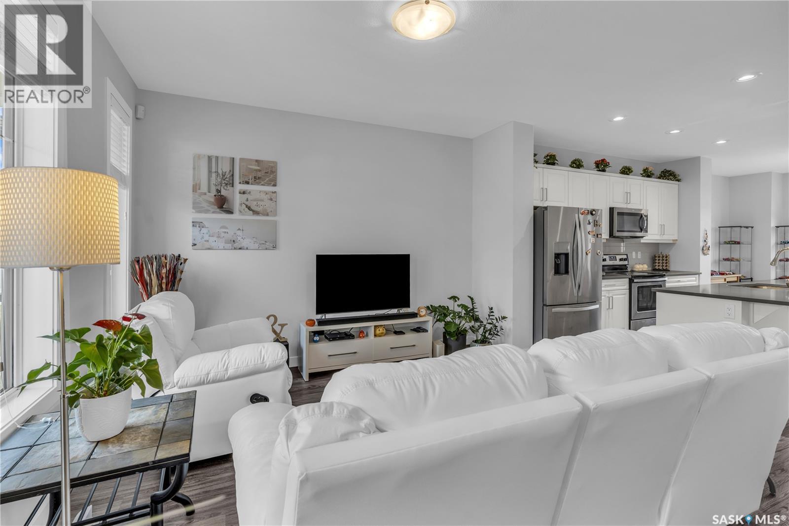 219 Newton Link, Saskatoon, Saskatchewan  S7V 0N6 - Photo 5 - SK014648