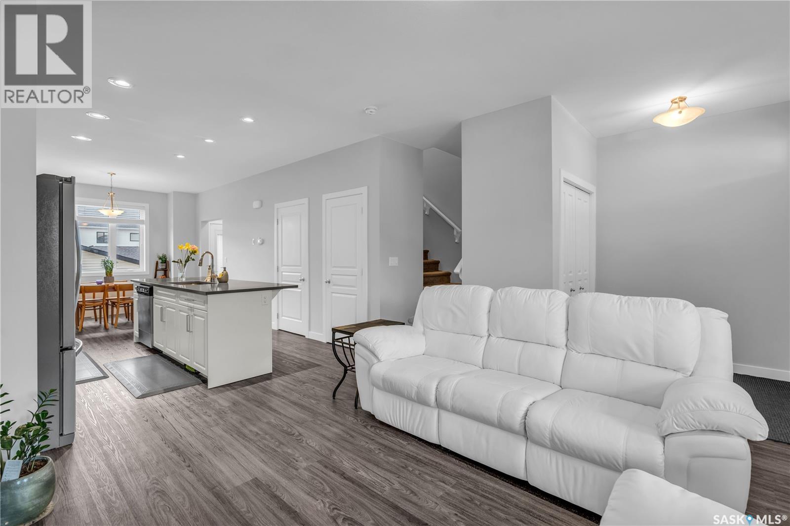 219 Newton Link, Saskatoon, Saskatchewan  S7V 0N6 - Photo 8 - SK014648