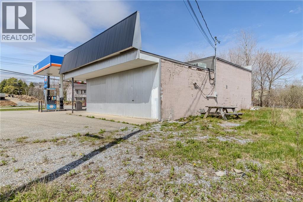 1506 Loch Lomond Road, Saint John, New Brunswick  E2J 1Z7 - Photo 11 - NB117987