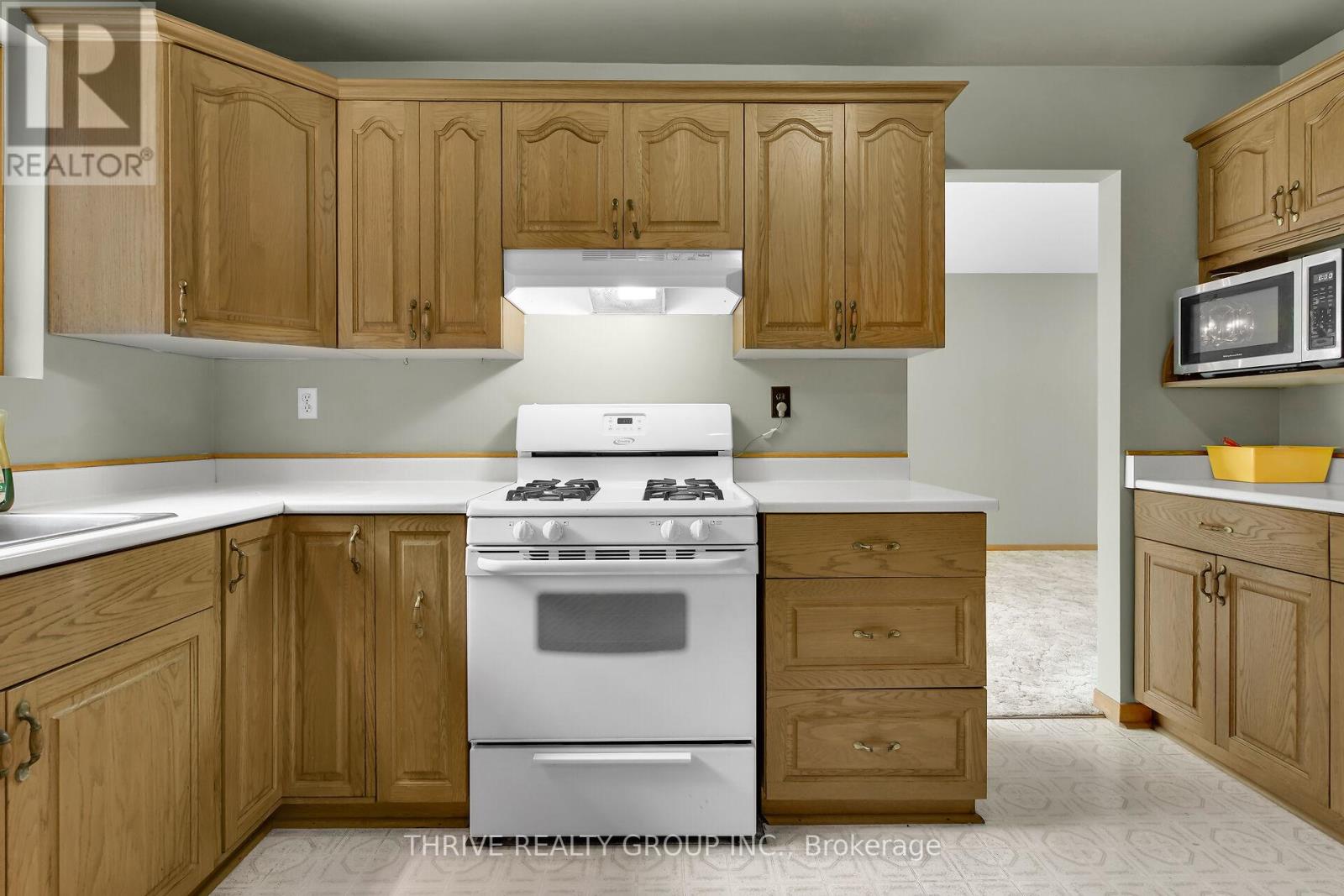 274 Station Street, North Middlesex, Ontario  N0M 2K0 - Photo 17 - X12329296