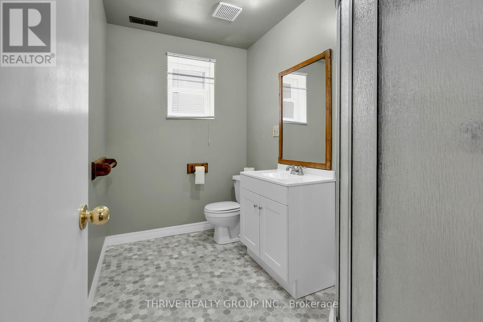 274 Station Street, North Middlesex, Ontario  N0M 2K0 - Photo 33 - X12329296