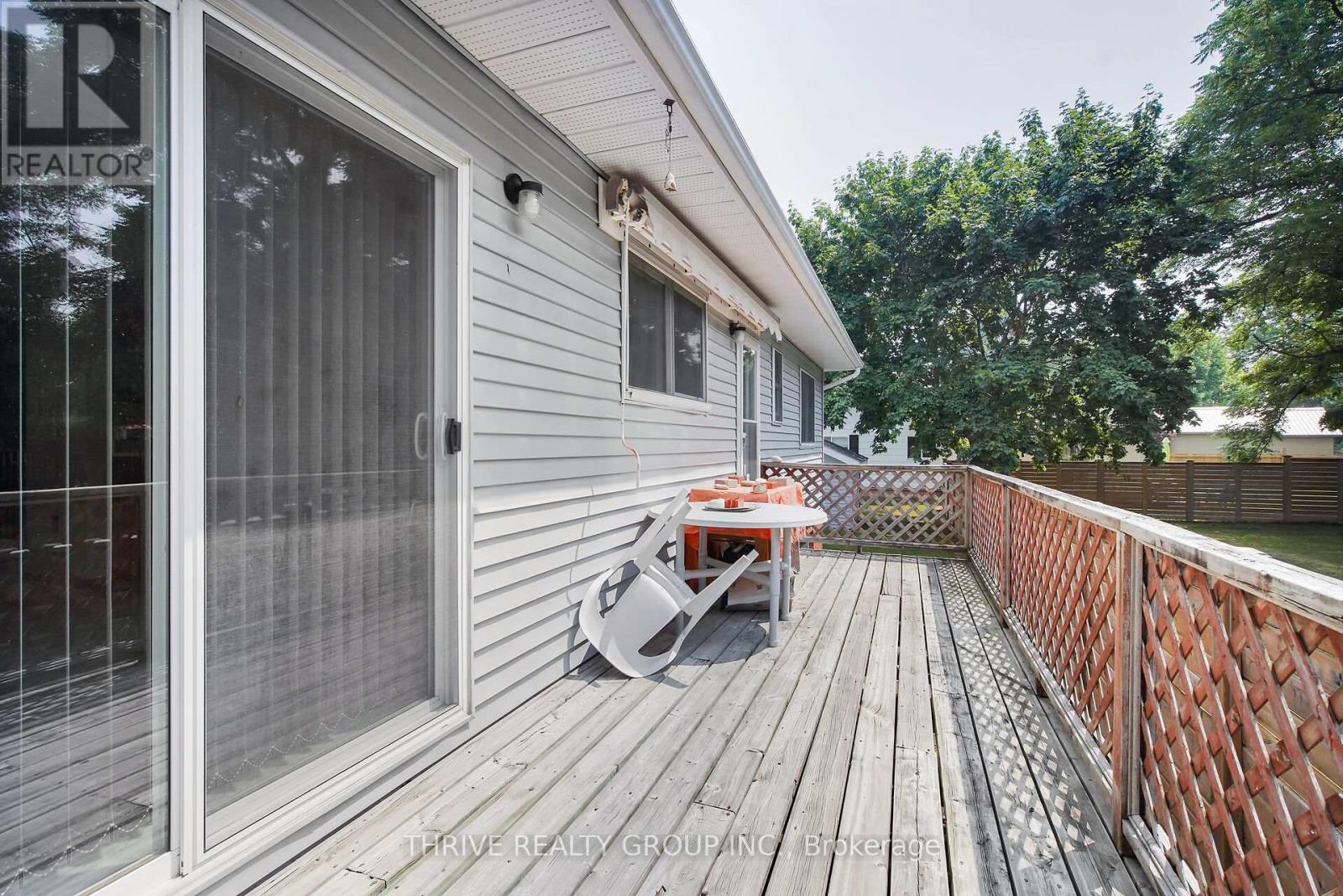 274 Station Street, North Middlesex, Ontario  N0M 2K0 - Photo 9 - X12329296