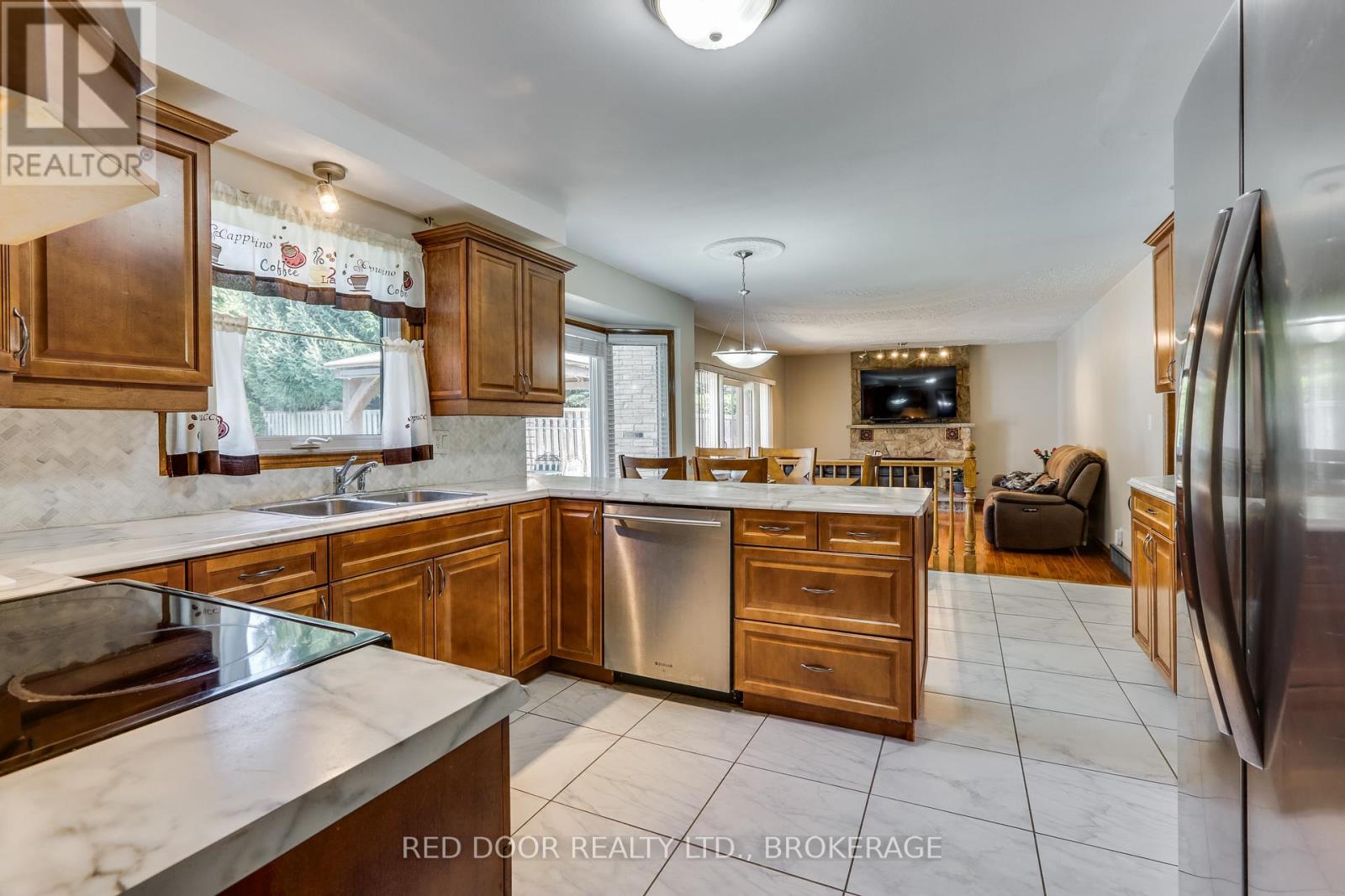 516 Jeffreybrook Drive, London North, Ontario  N5X 2S6 - Photo 10 - X12329304