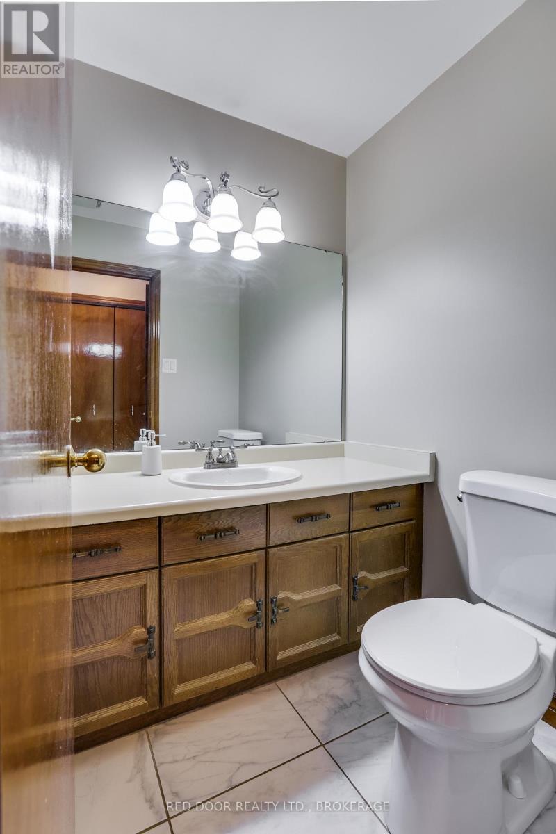 516 Jeffreybrook Drive, London North, Ontario  N5X 2S6 - Photo 17 - X12329304
