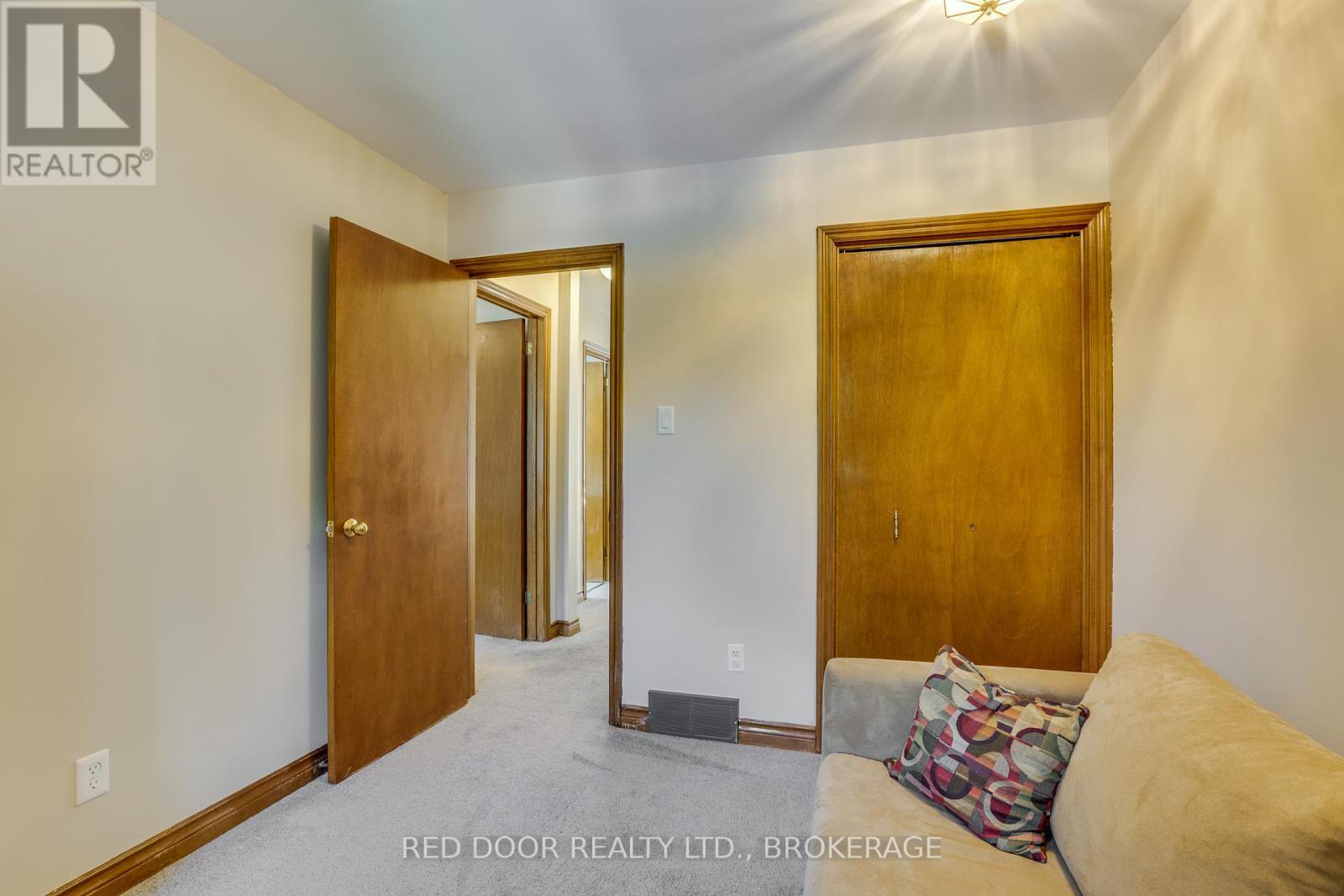 516 Jeffreybrook Drive, London North, Ontario  N5X 2S6 - Photo 27 - X12329304
