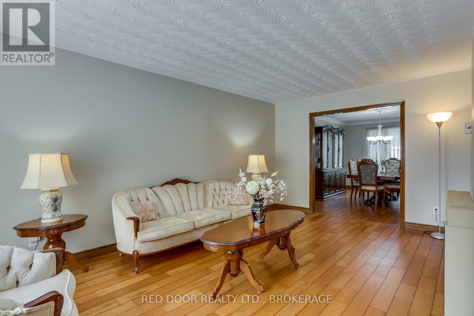 516 Jeffreybrook Drive, London North, Ontario  N5X 2S6 - Photo 5 - X12329304