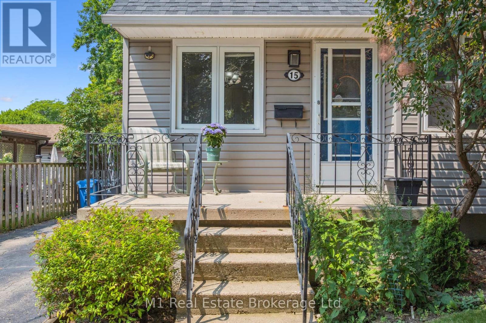 15 Gowdy Avenue, Guelph, Ontario  N1H 2K6 - Photo 5 - X12329306