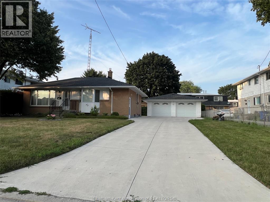 61 Semenyn Avenue, Chatham, Ontario  N7L 3R7 - Photo 4 - 25019995