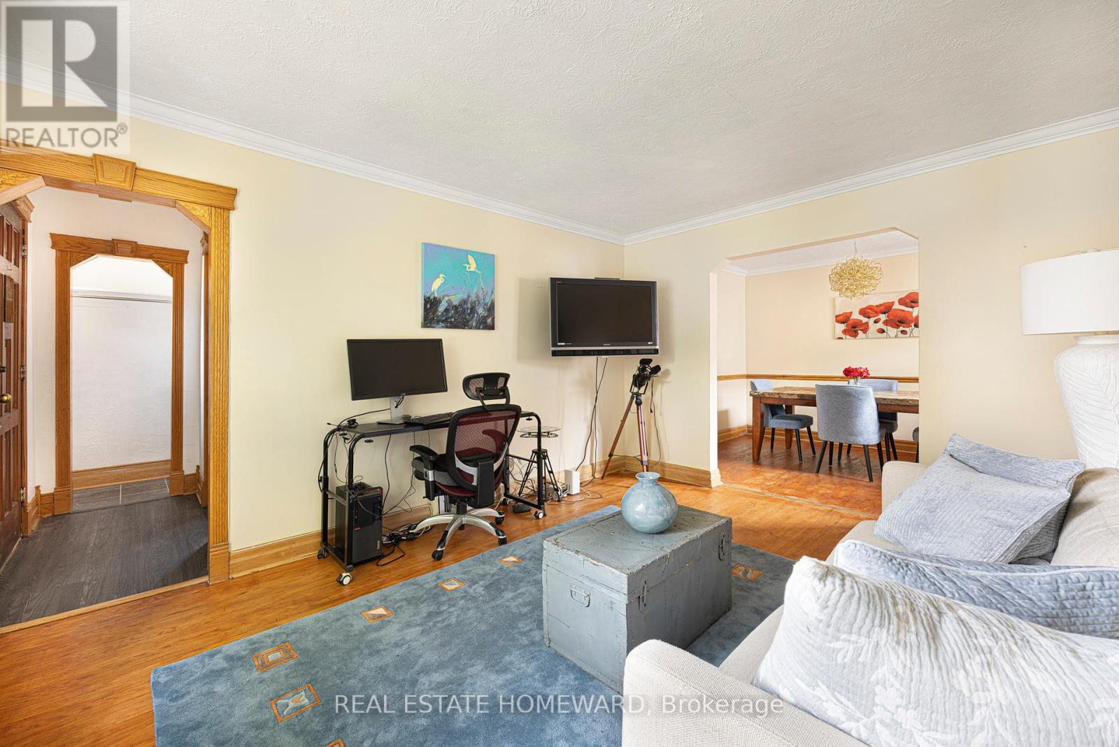 Property at 121 SANDOWN AVENUE image 3