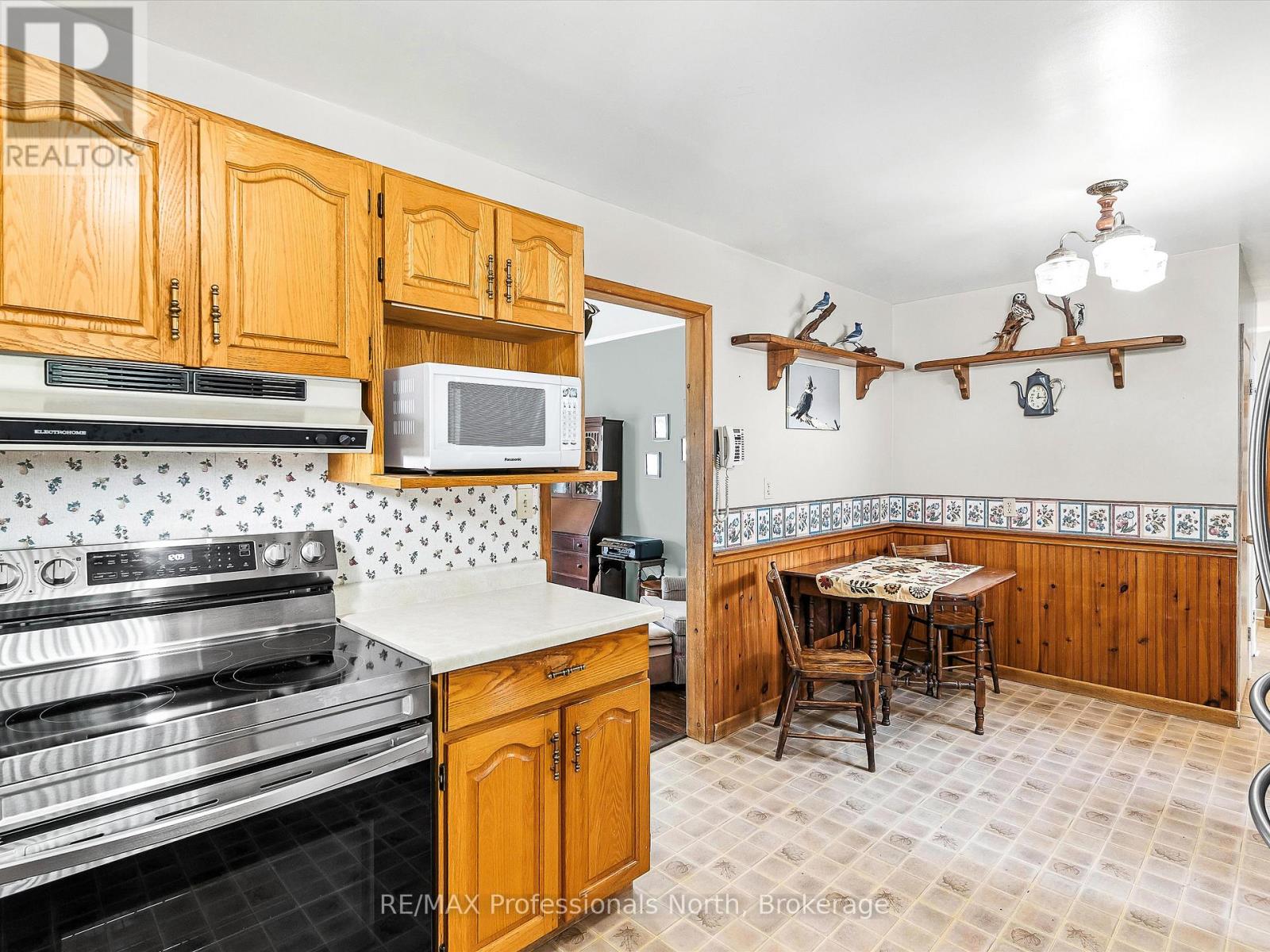 154 Wellington Street, Bracebridge, Ontario  P1L 1C4 - Photo 16 - X12329337