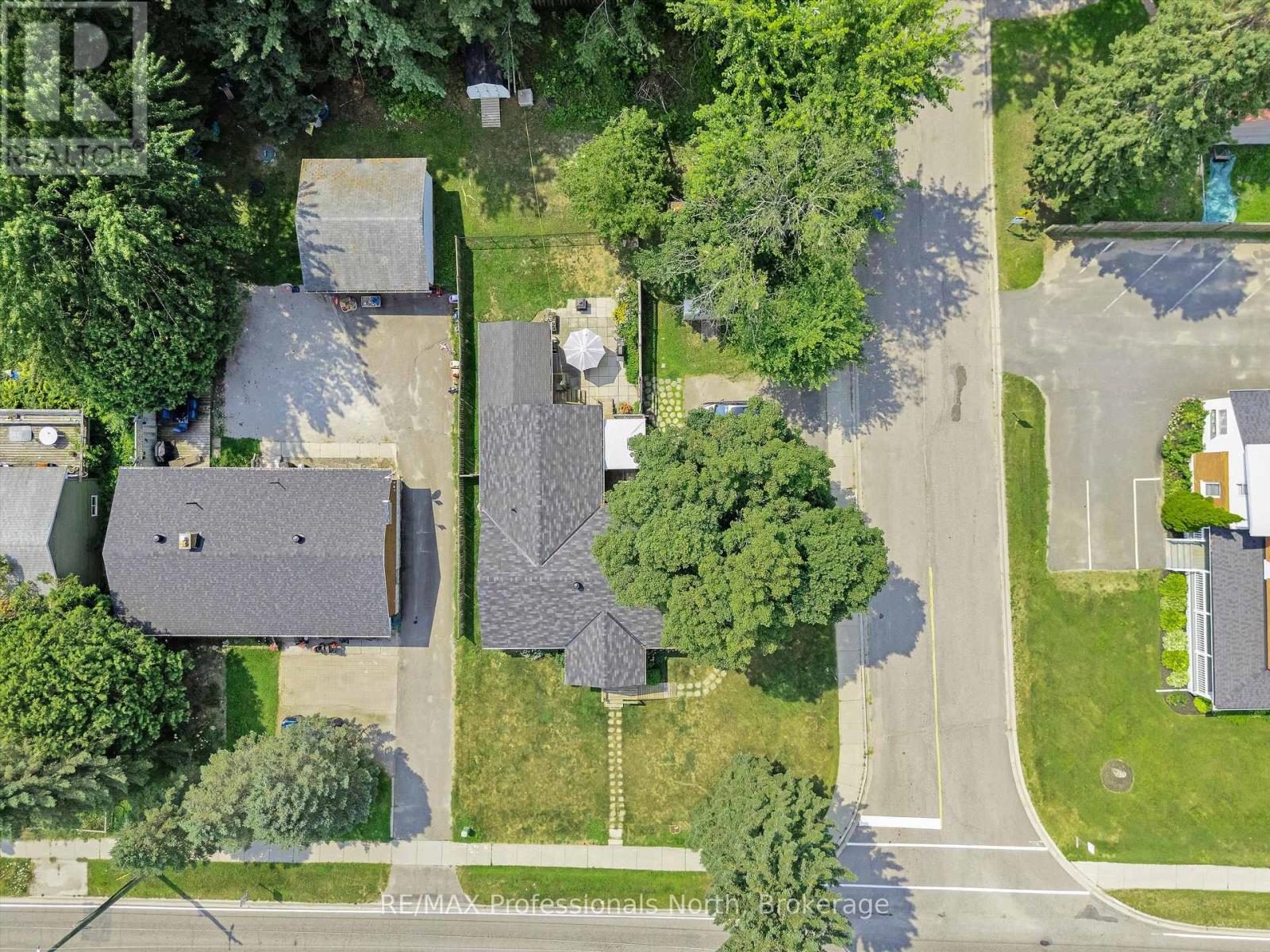 Property at 154 WELLINGTON STREET image 4