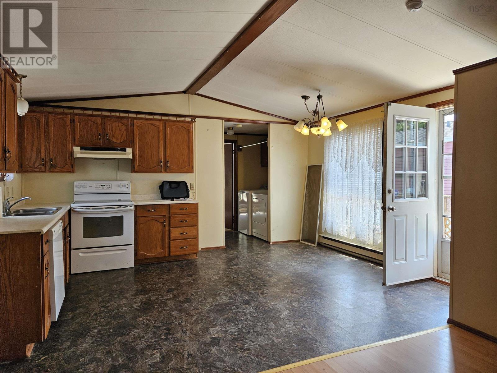 403 Kennedy Court, Lower Sackville, Nova Scotia  B4C 2T4 - Photo 4 - 202519865