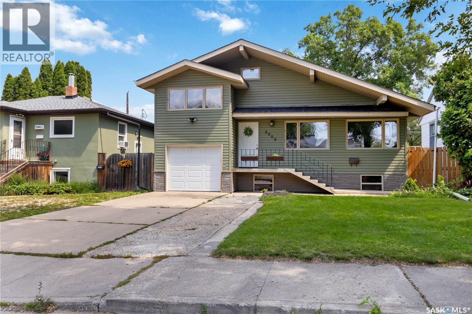 Property at 2009 William AVENUE image 1