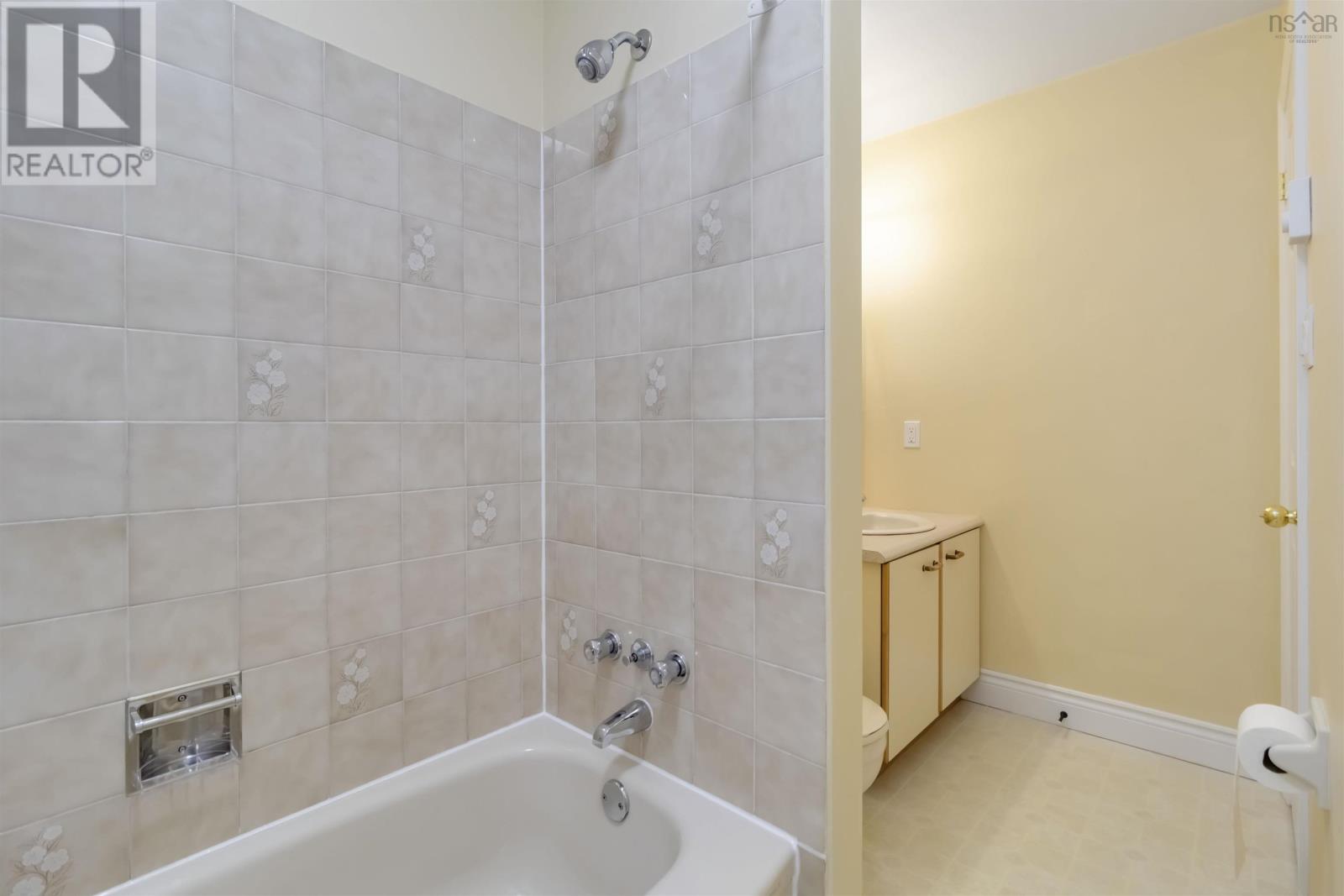 13 Collins Grove, Dartmouth, Nova Scotia  B2W 4G3 - Photo 21 - 202518421