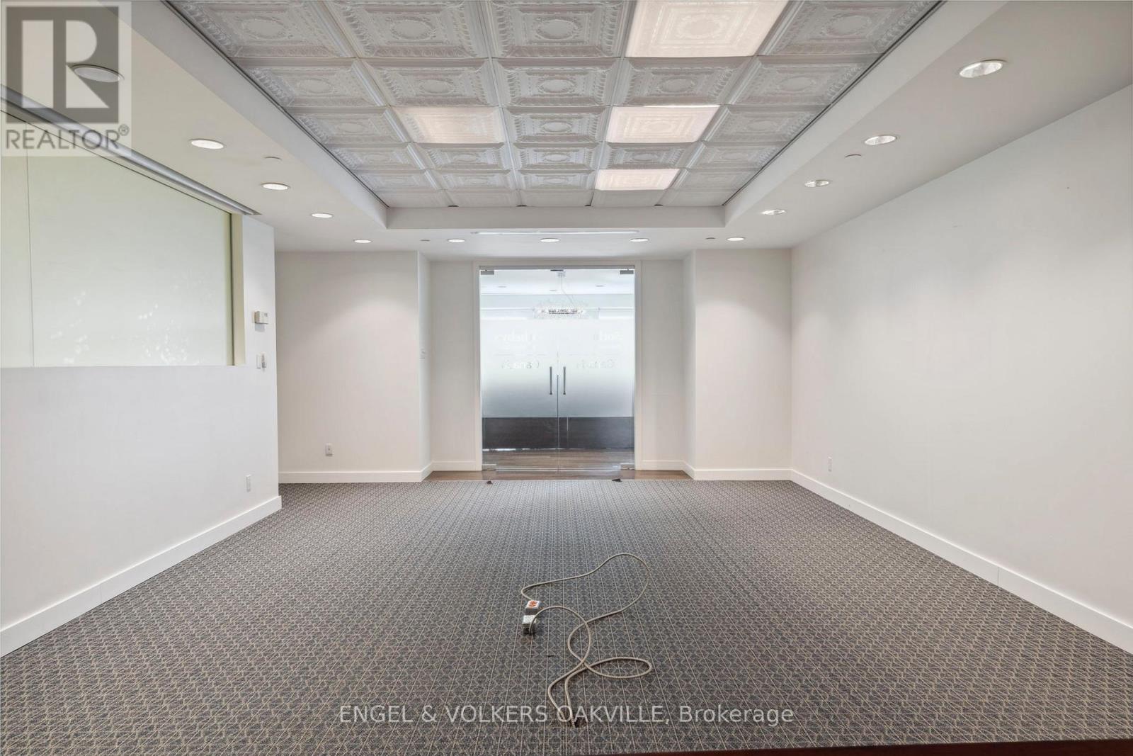 125 Lakeshore Road E, Oakville, Ontario  L6J 1H3 - Photo 23 - W12329319