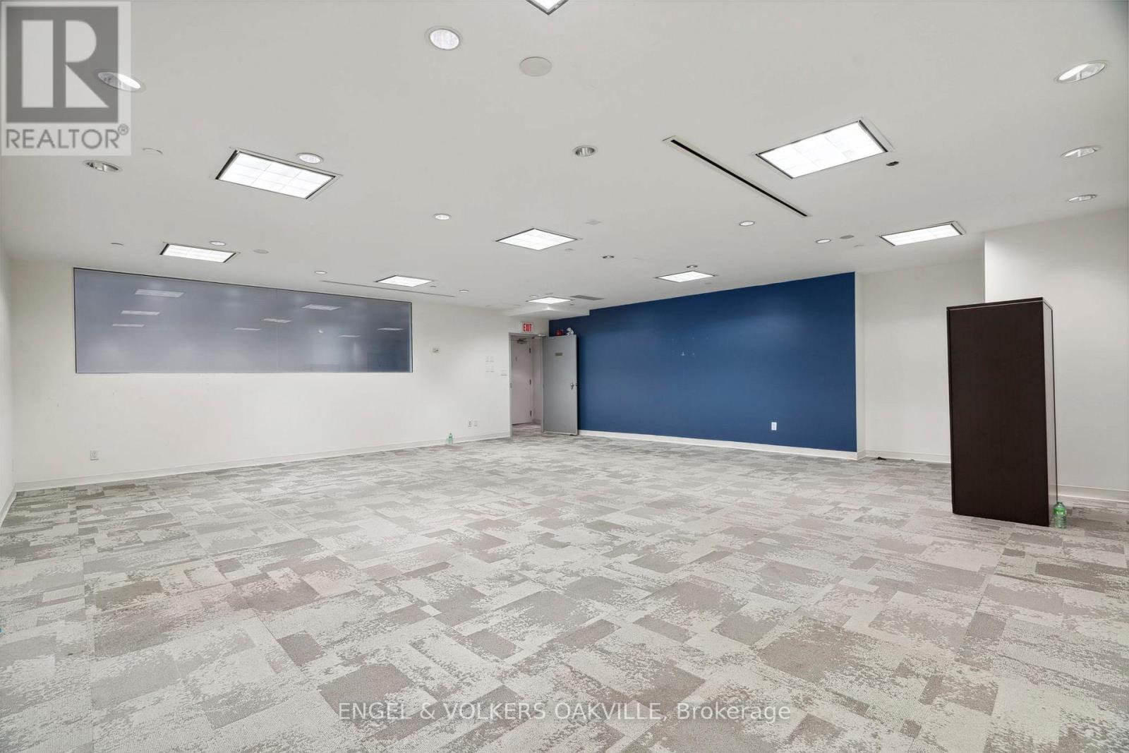 125 Lakeshore Road E, Oakville, Ontario  L6J 1H3 - Photo 31 - W12329319