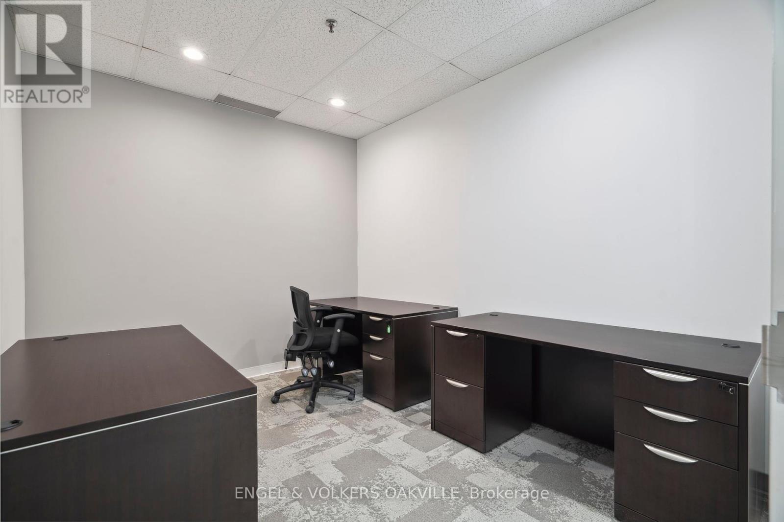 125 Lakeshore Road E, Oakville, Ontario  L6J 1H3 - Photo 35 - W12329319