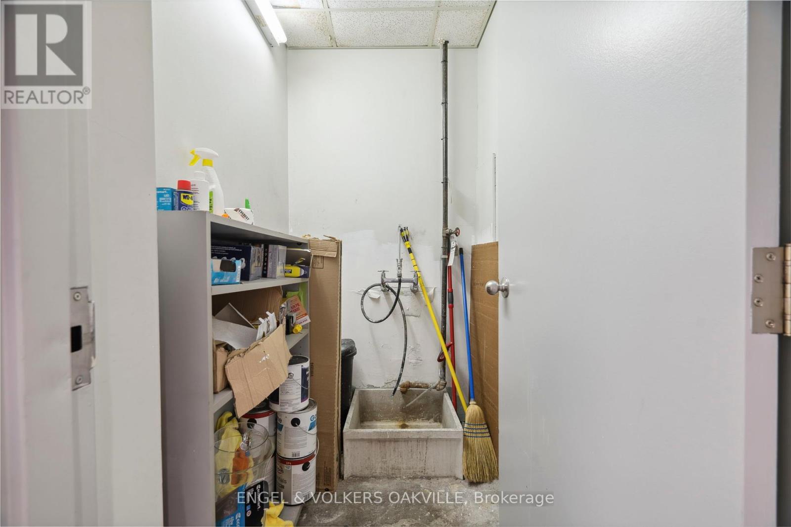 125 Lakeshore Road E, Oakville, Ontario  L6J 1H3 - Photo 41 - W12329319