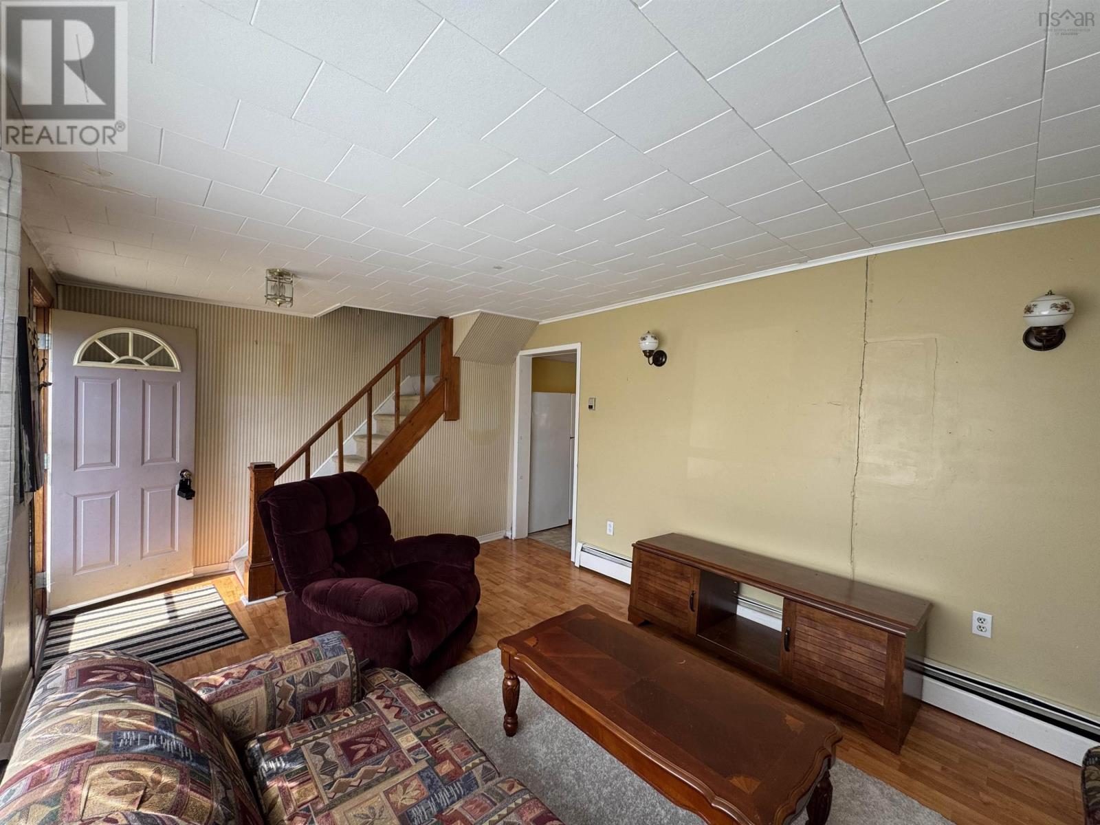 30 Pleasant Street, Dominion, Nova Scotia  B1G 1S6 - Photo 2 - 202519876