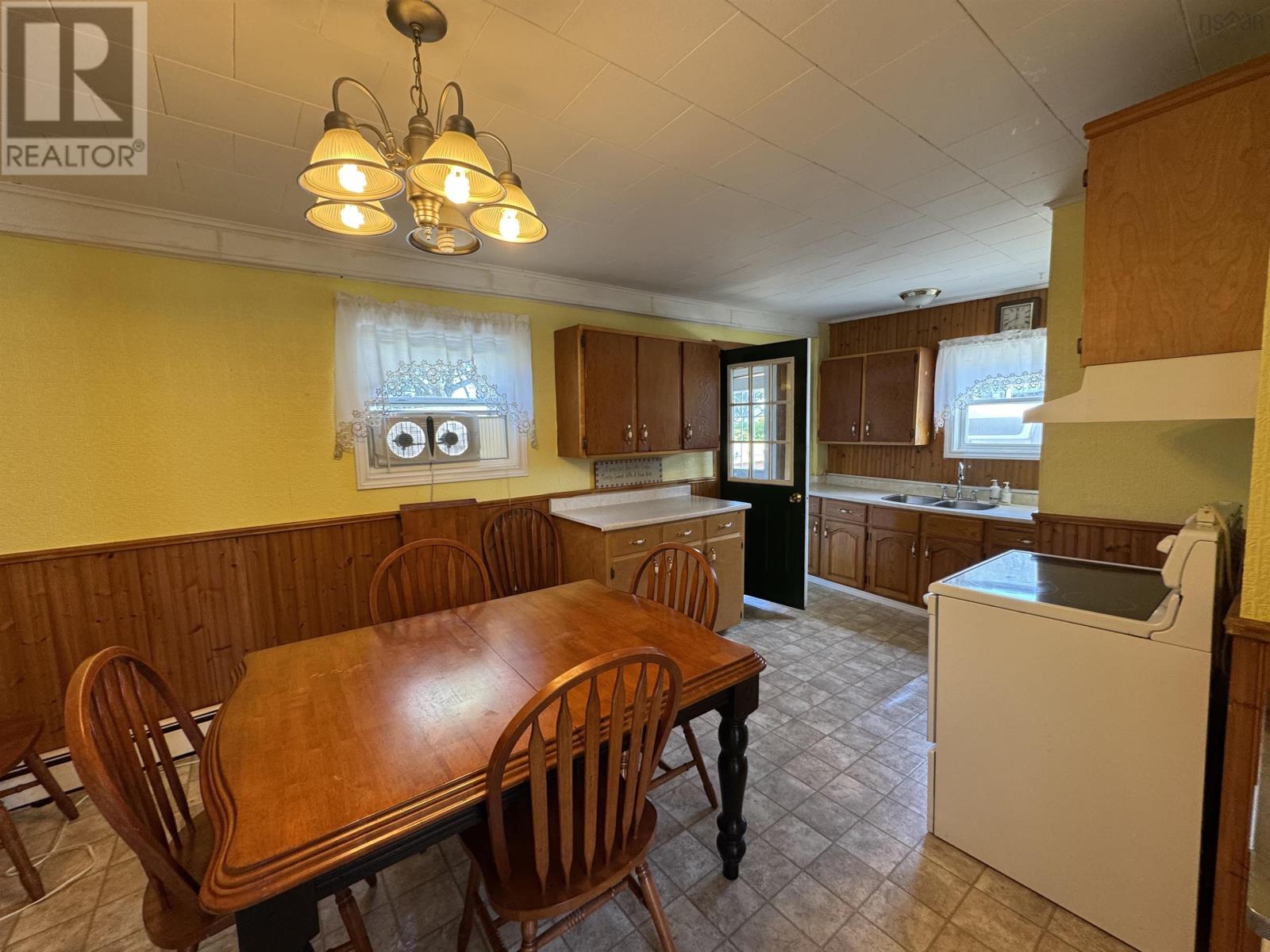 30 Pleasant Street, Dominion, Nova Scotia  B1G 1S6 - Photo 6 - 202519876