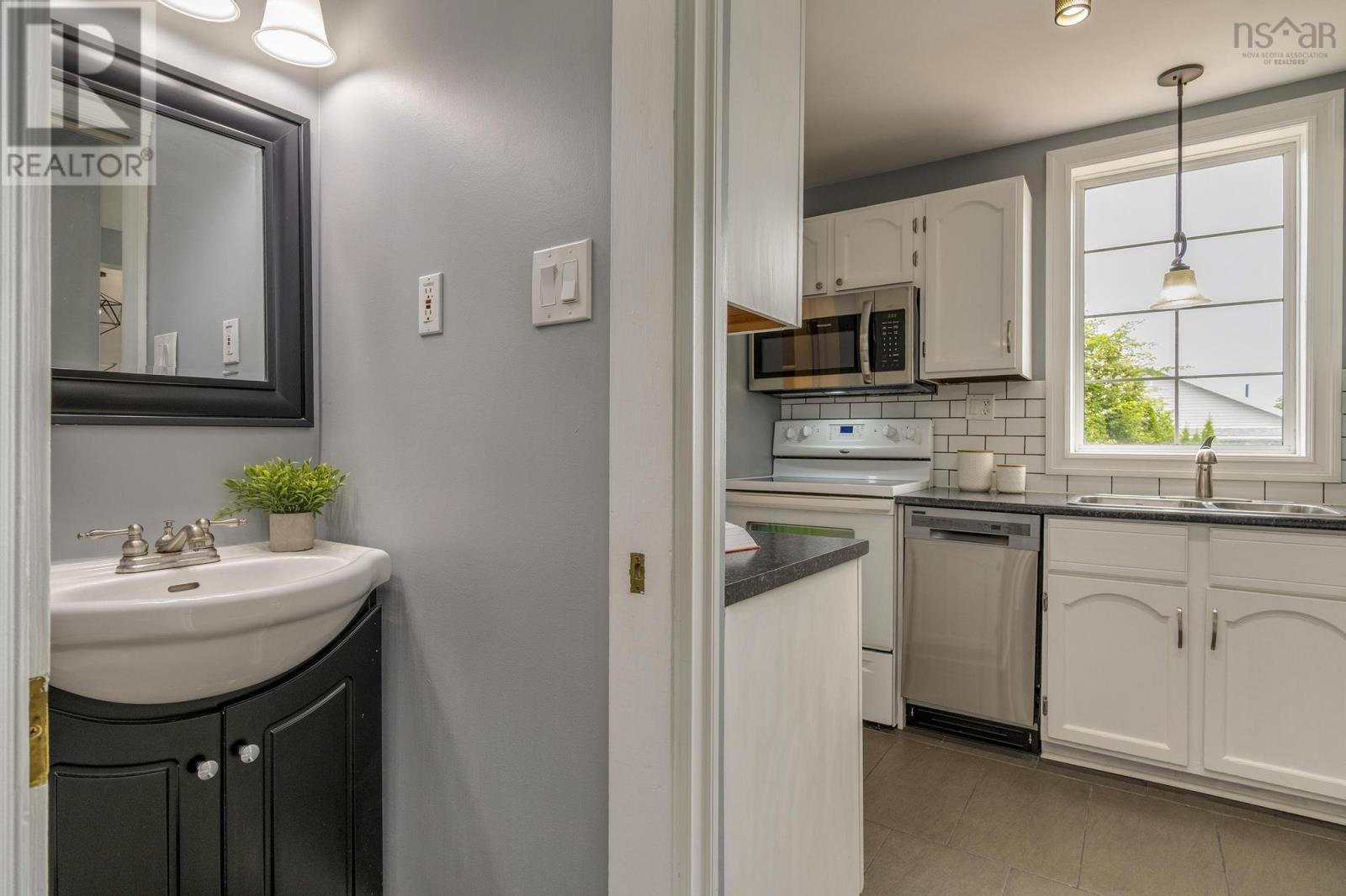 3 Hayes Street, Halifax, Nova Scotia  B3R 2B6 - Photo 11 - 202513203