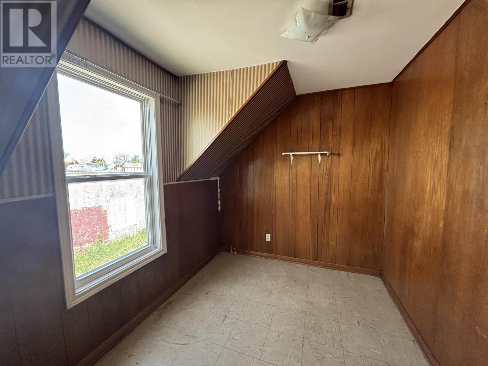 11 Ashby Road, Sydney, Nova Scotia  B1P 2R7 - Photo 10 - 202513636