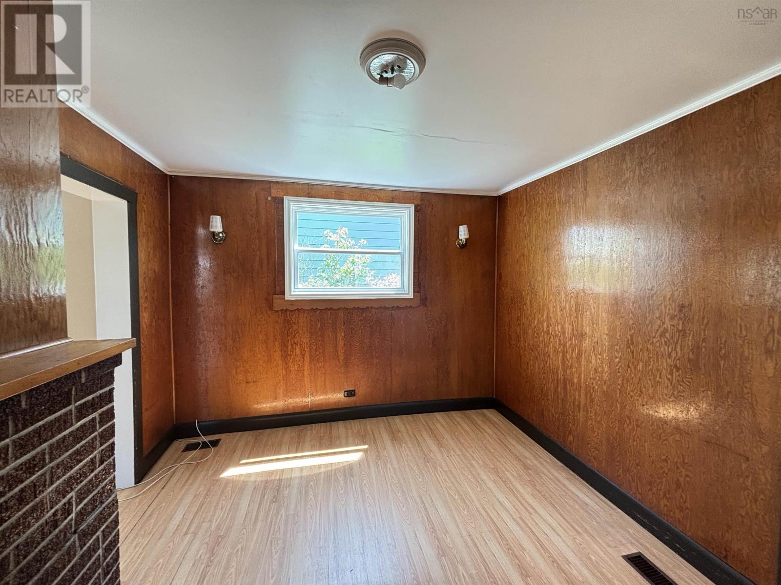 11 Ashby Road, Sydney, Nova Scotia  B1P 2R7 - Photo 11 - 202513636