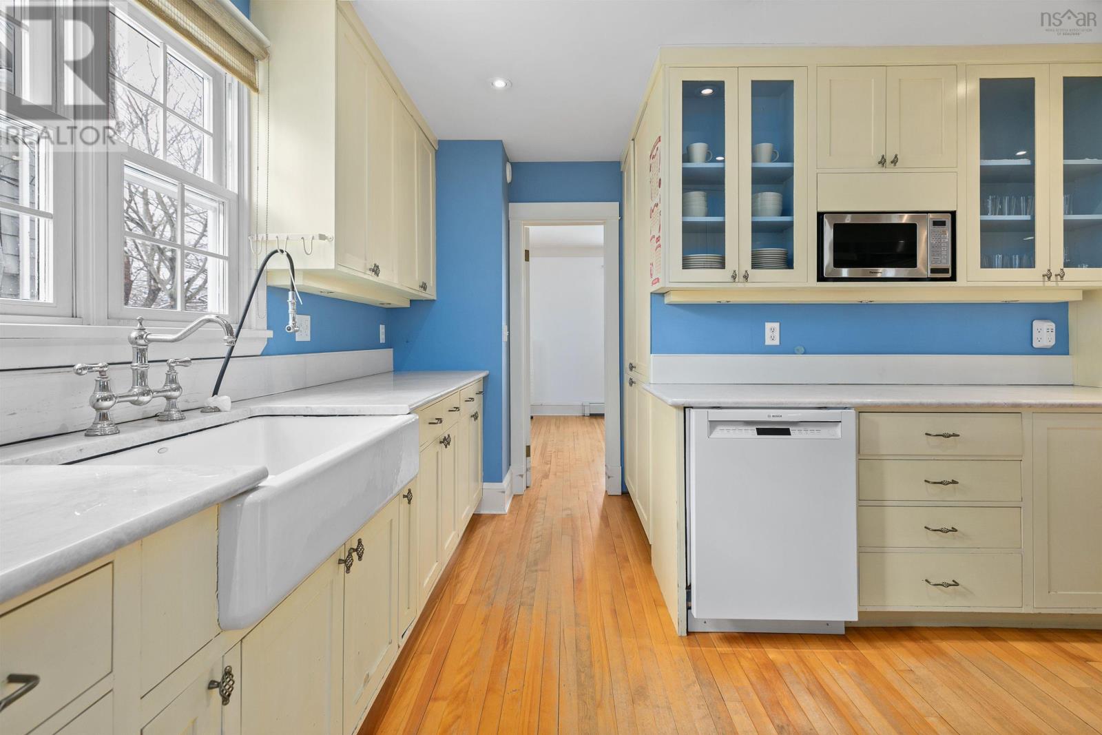 6540 Geldert Street, Halifax, Nova Scotia  B3H 2C8 - Photo 10 - 202518876