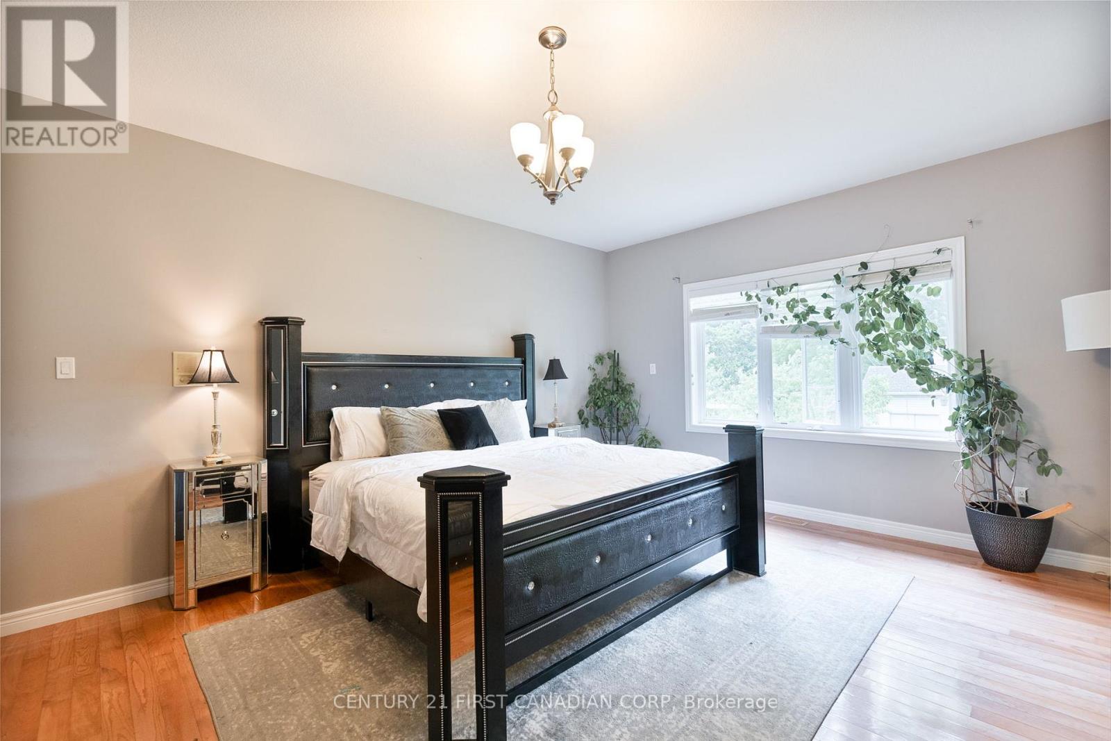 24677 Pioneer Line, West Elgin, Ontario  N0L 2P0 - Photo 20 - X12329462