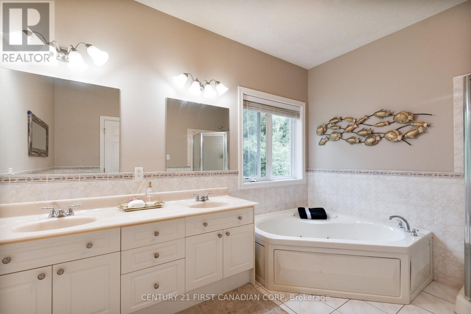 24677 Pioneer Line, West Elgin, Ontario  N0L 2P0 - Photo 22 - X12329462